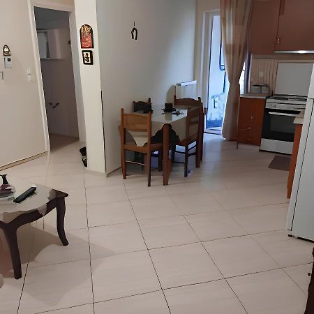 Ομορφο Διαμερισμα Στο Κεντρο Της Πολης Με Παρκιν Leilighet Tríkala Eksteriør bilde